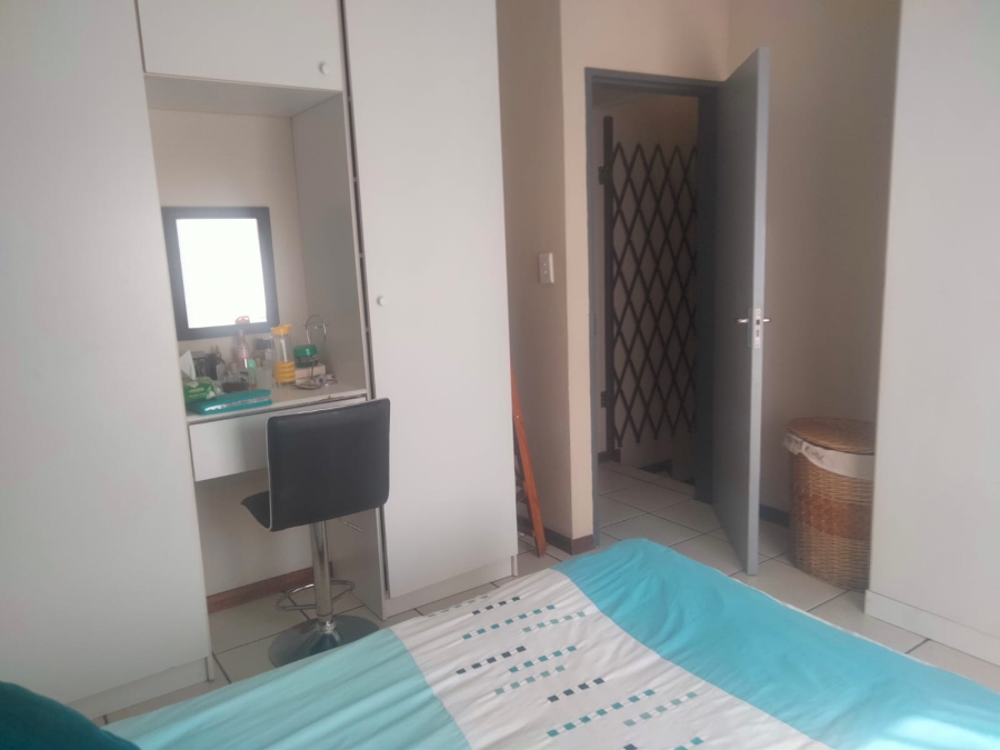 2 Bedroom Property for Sale in Sonneglans Gauteng