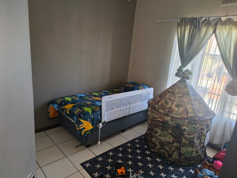 2 Bedroom Property for Sale in Sonneglans Gauteng