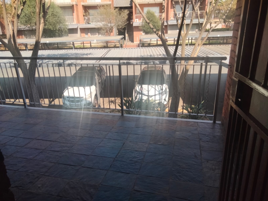 2 Bedroom Property for Sale in Sonneglans Gauteng