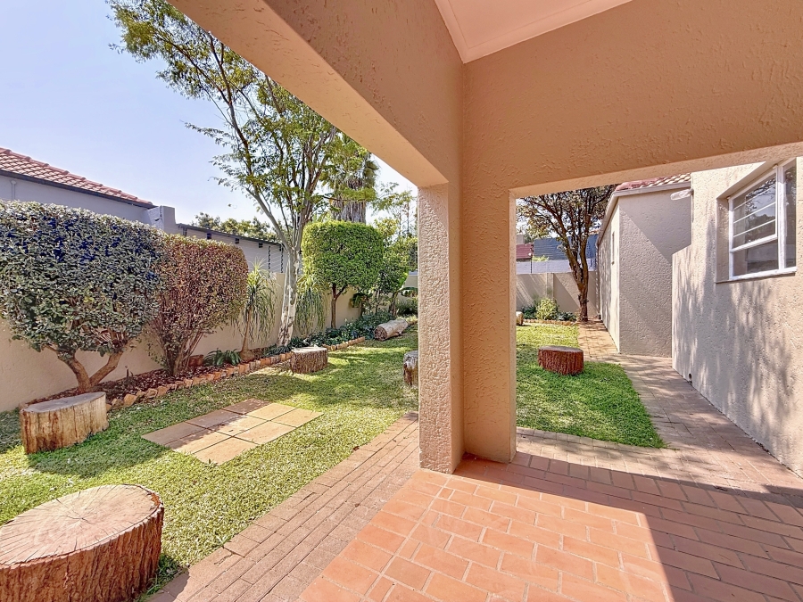 3 Bedroom Property for Sale in Faerie Glen Gauteng