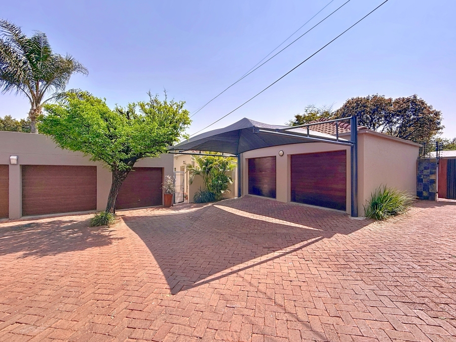 3 Bedroom Property for Sale in Faerie Glen Gauteng