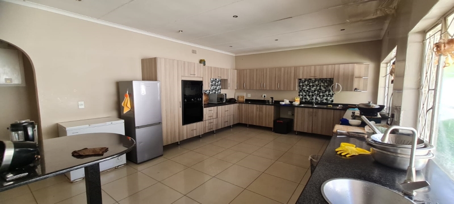 To Let 4 Bedroom Property for Rent in Bedford Gardens Gauteng
