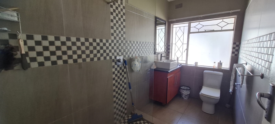 To Let 4 Bedroom Property for Rent in Bedford Gardens Gauteng