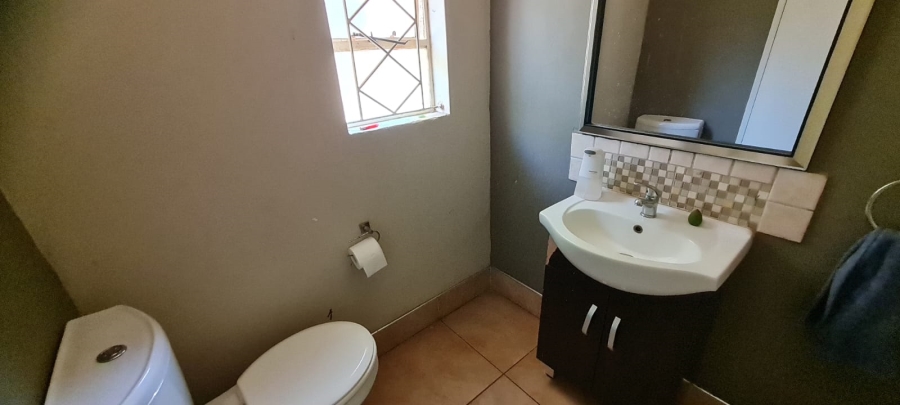 To Let 4 Bedroom Property for Rent in Bedford Gardens Gauteng