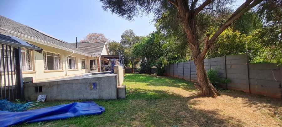 To Let 4 Bedroom Property for Rent in Bedford Gardens Gauteng