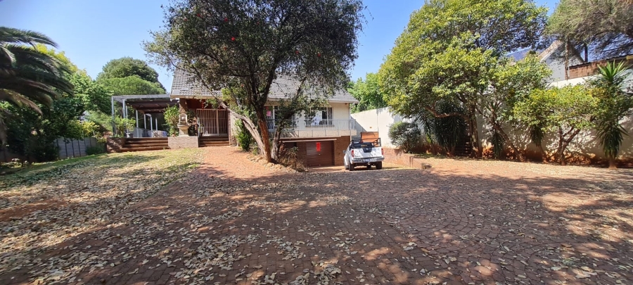 To Let 4 Bedroom Property for Rent in Bedford Gardens Gauteng