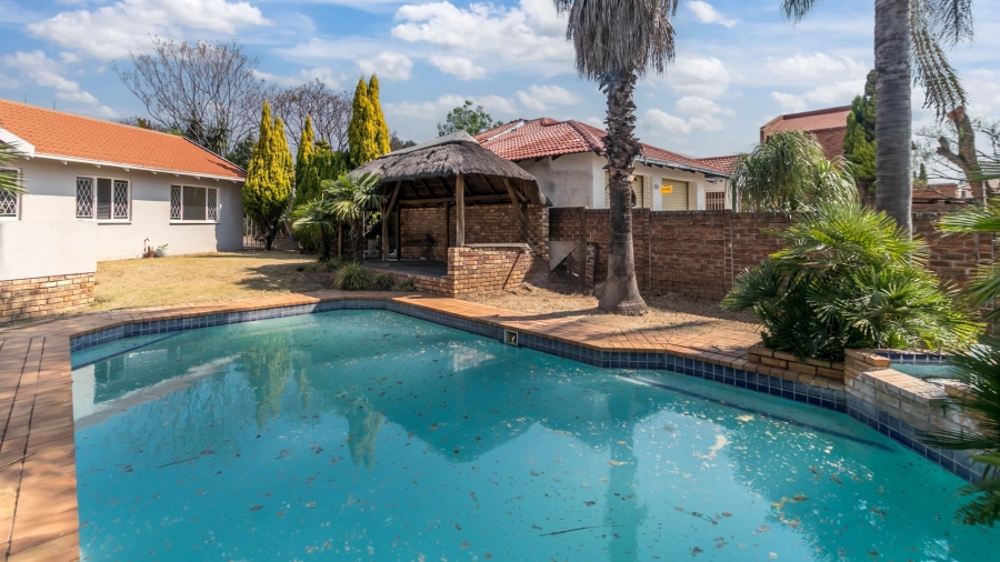 To Let 3 Bedroom Property for Rent in Country View Gauteng