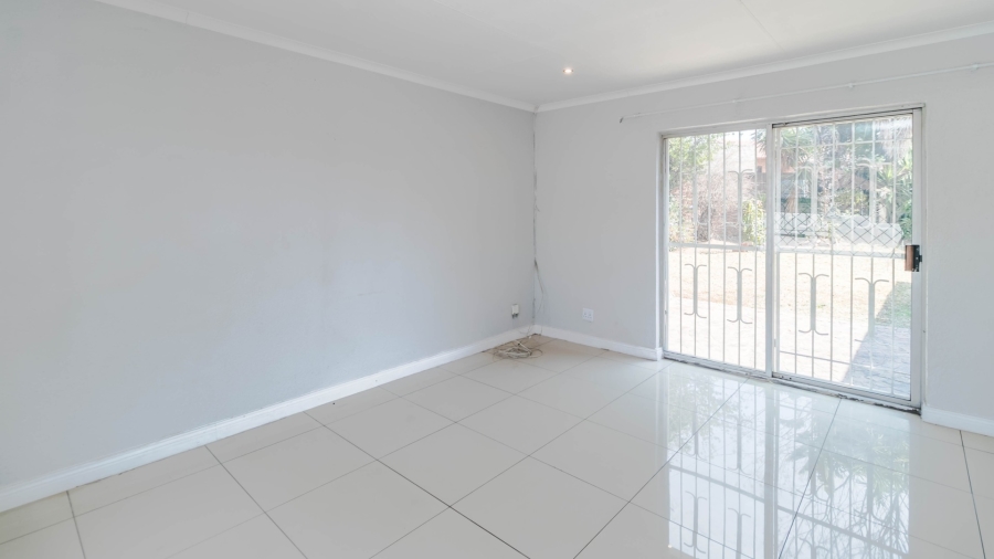 To Let 3 Bedroom Property for Rent in Country View Gauteng