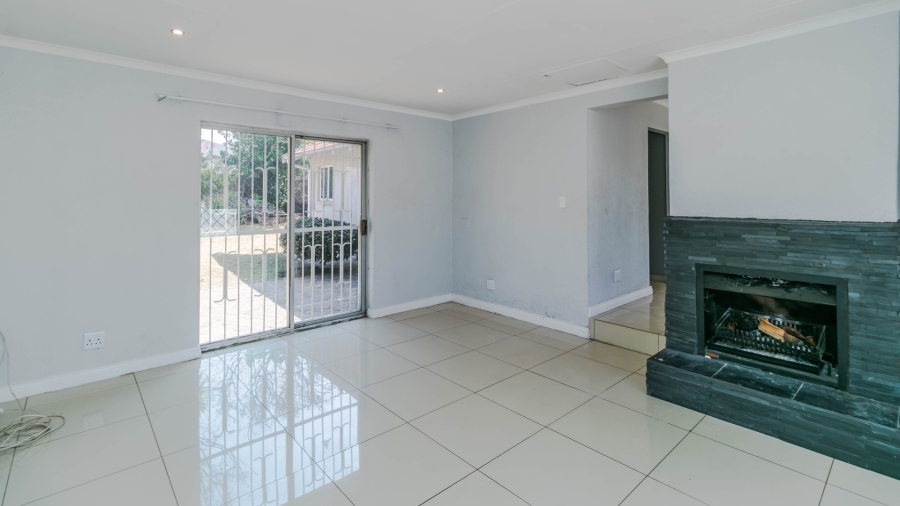 To Let 3 Bedroom Property for Rent in Country View Gauteng