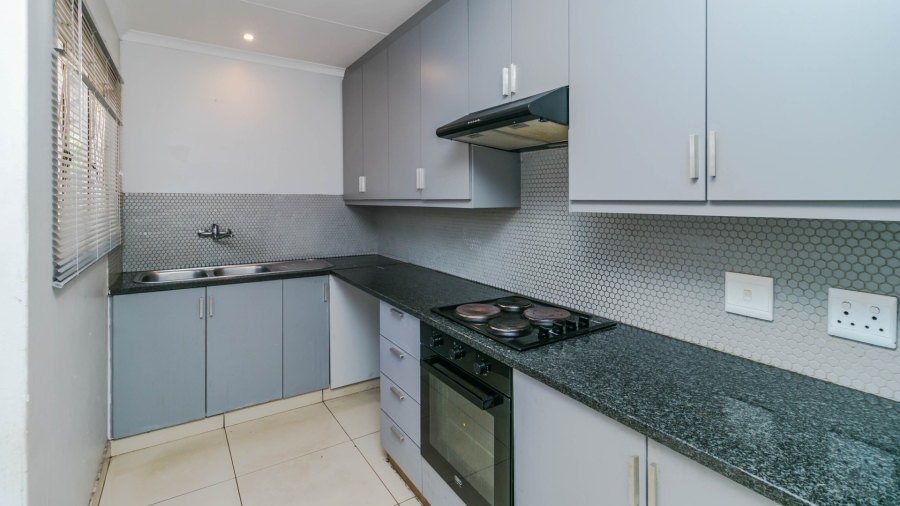 To Let 3 Bedroom Property for Rent in Country View Gauteng