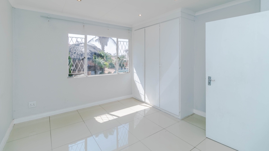 To Let 3 Bedroom Property for Rent in Country View Gauteng