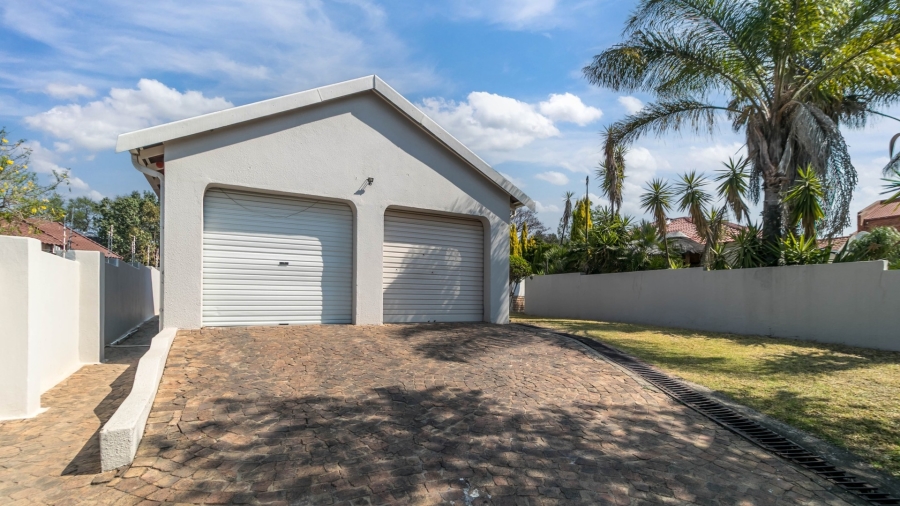 To Let 3 Bedroom Property for Rent in Country View Gauteng
