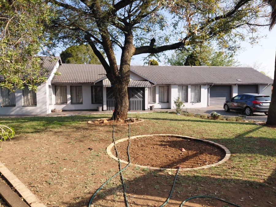 4 Bedroom Property for Sale in Dalpark Gauteng