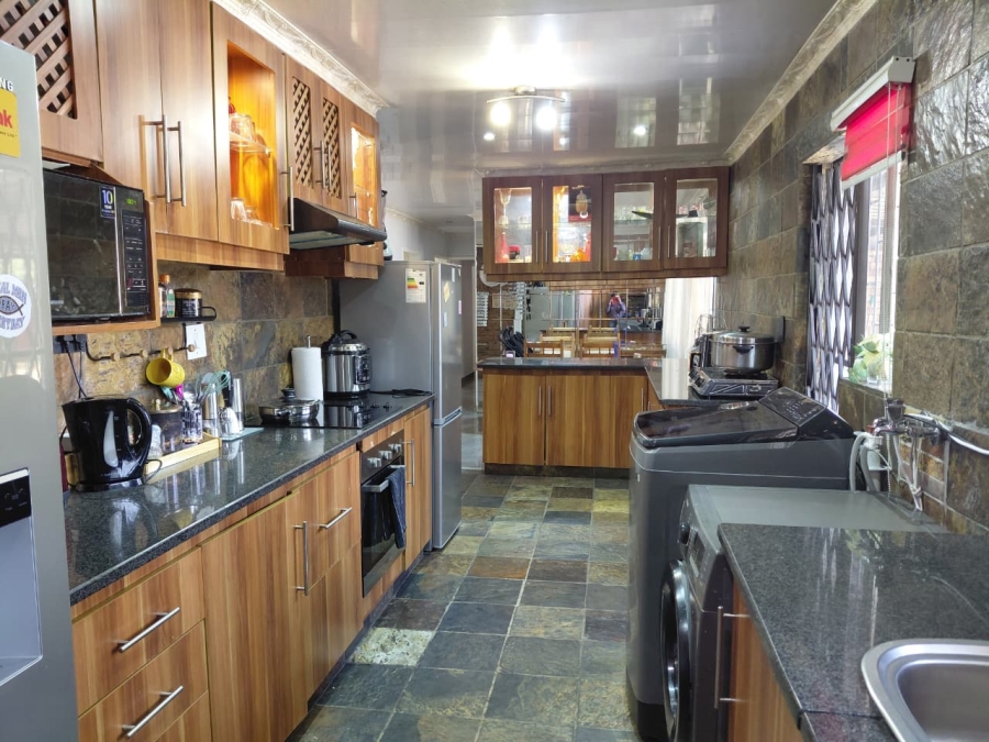 4 Bedroom Property for Sale in Dalpark Gauteng