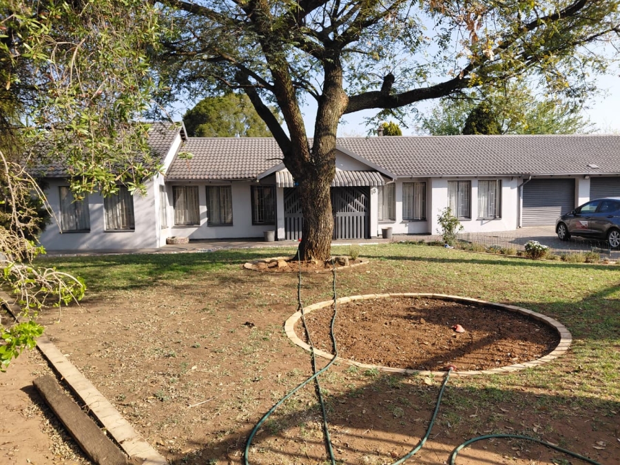 4 Bedroom Property for Sale in Dalpark Gauteng