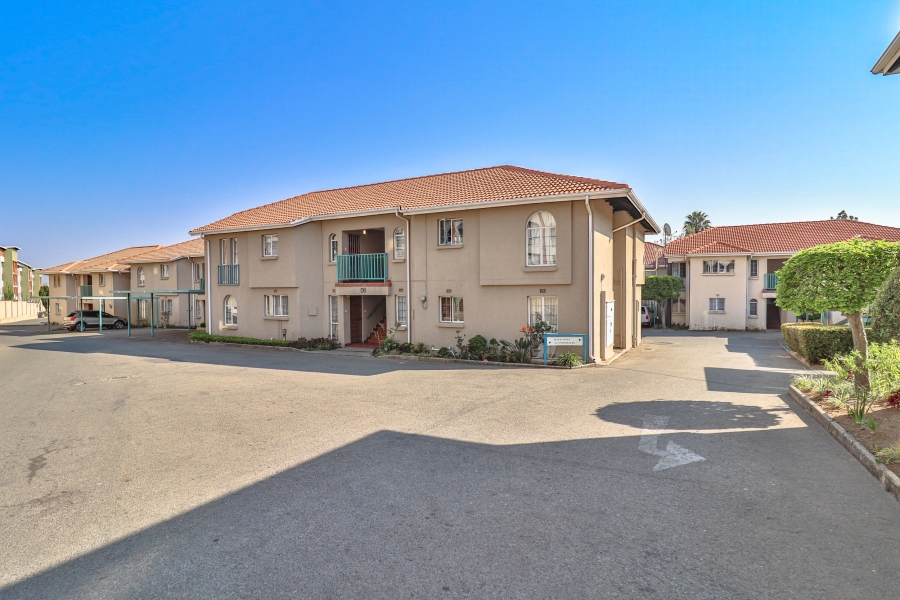 2 Bedroom Property for Sale in Vorna Valley Gauteng