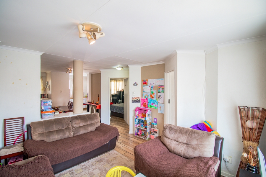 2 Bedroom Property for Sale in Vorna Valley Gauteng
