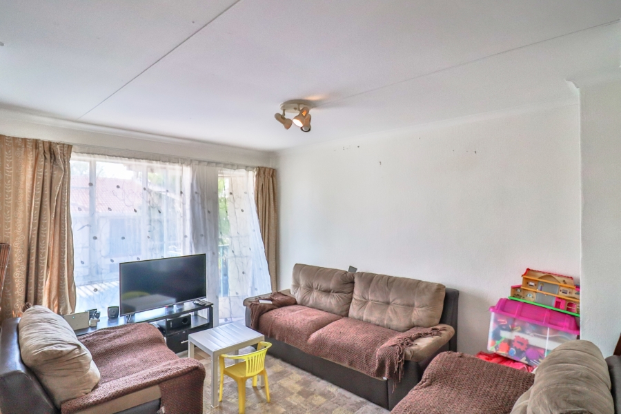 2 Bedroom Property for Sale in Vorna Valley Gauteng