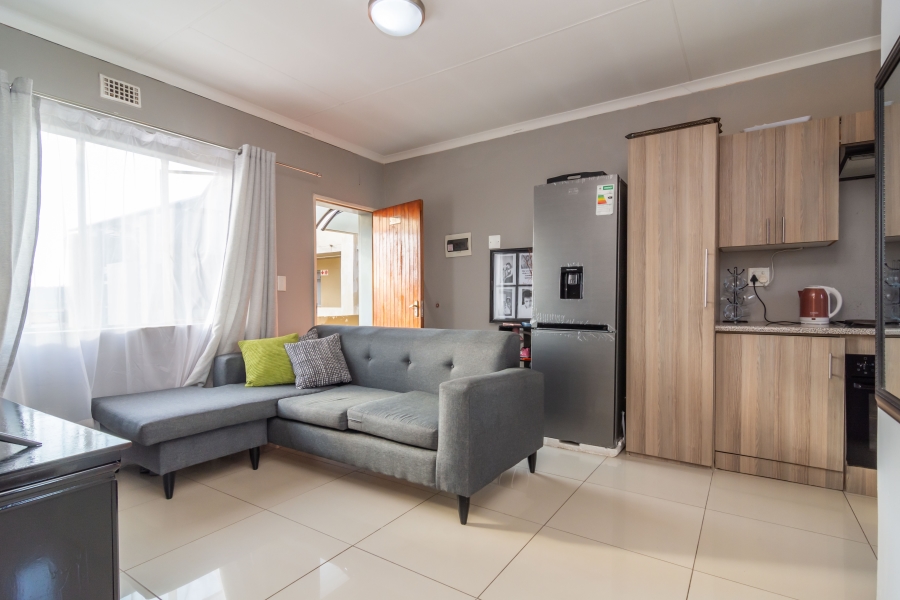 2 Bedroom Property for Sale in Fleurhof Gauteng