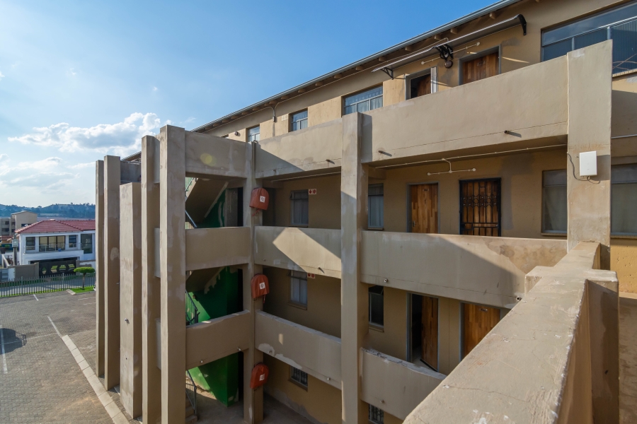2 Bedroom Property for Sale in Fleurhof Gauteng