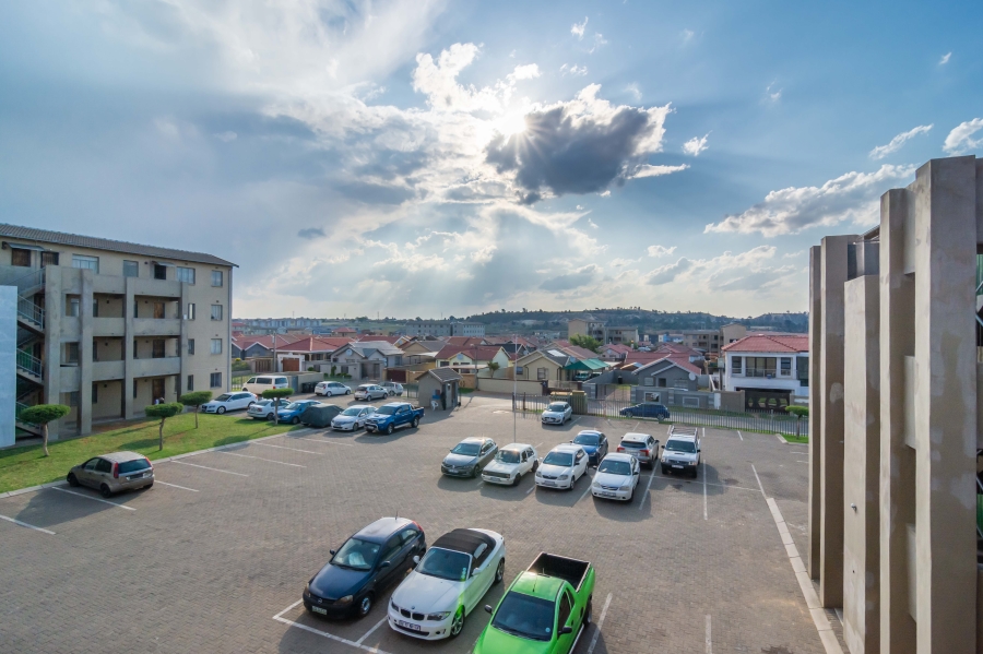 2 Bedroom Property for Sale in Fleurhof Gauteng
