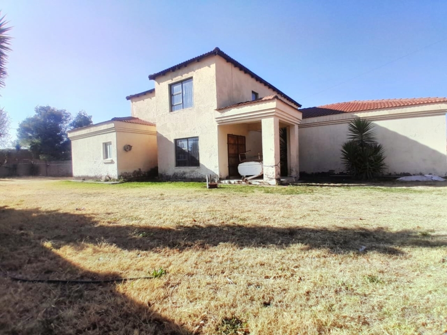 5 Bedroom Property for Sale in Greenhills Ext 3 Gauteng