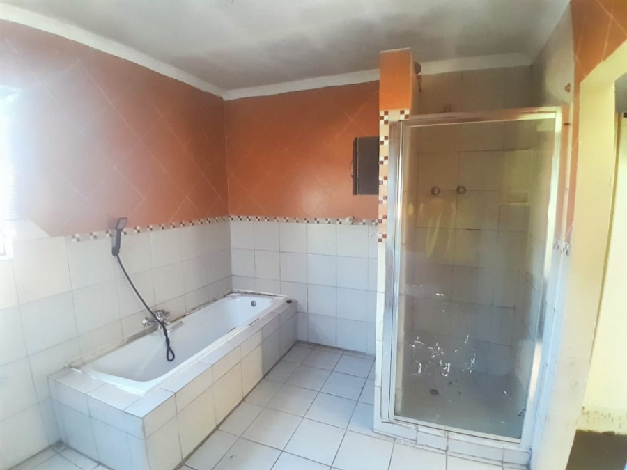 5 Bedroom Property for Sale in Greenhills Ext 3 Gauteng
