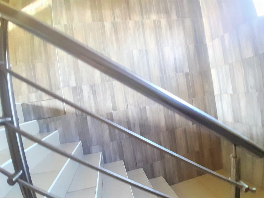 5 Bedroom Property for Sale in Greenhills Ext 3 Gauteng