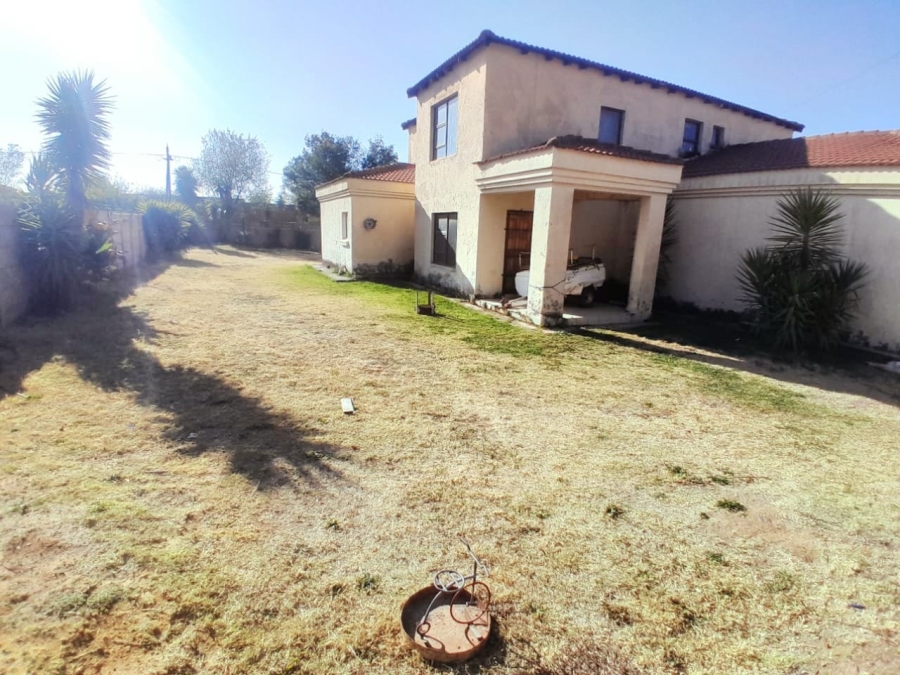 5 Bedroom Property for Sale in Greenhills Ext 3 Gauteng