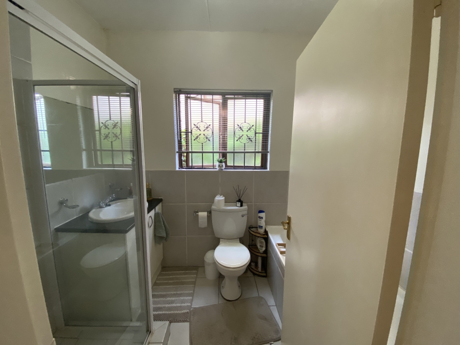 2 Bedroom Property for Sale in Paulshof Gauteng