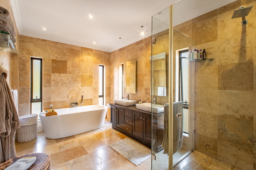 3 Bedroom Property for Sale in Woodmead Gauteng