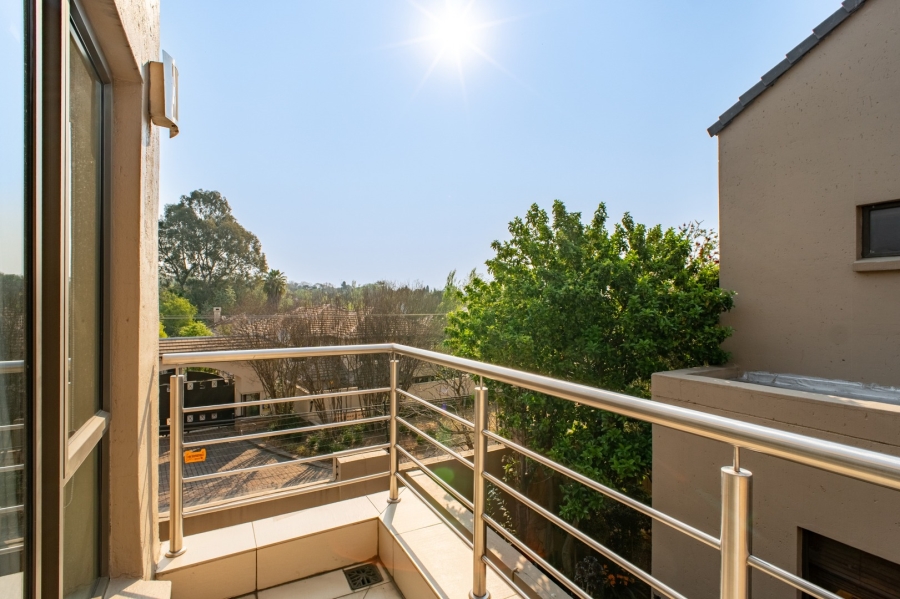 3 Bedroom Property for Sale in Woodmead Gauteng