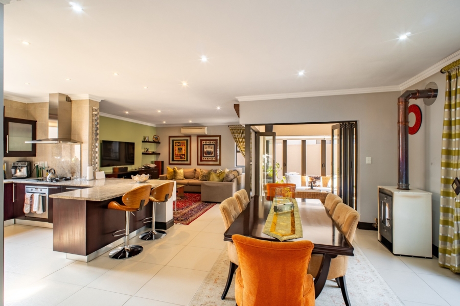 3 Bedroom Property for Sale in Woodmead Gauteng