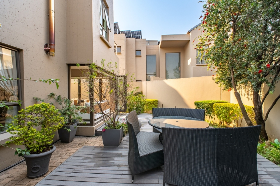 3 Bedroom Property for Sale in Woodmead Gauteng