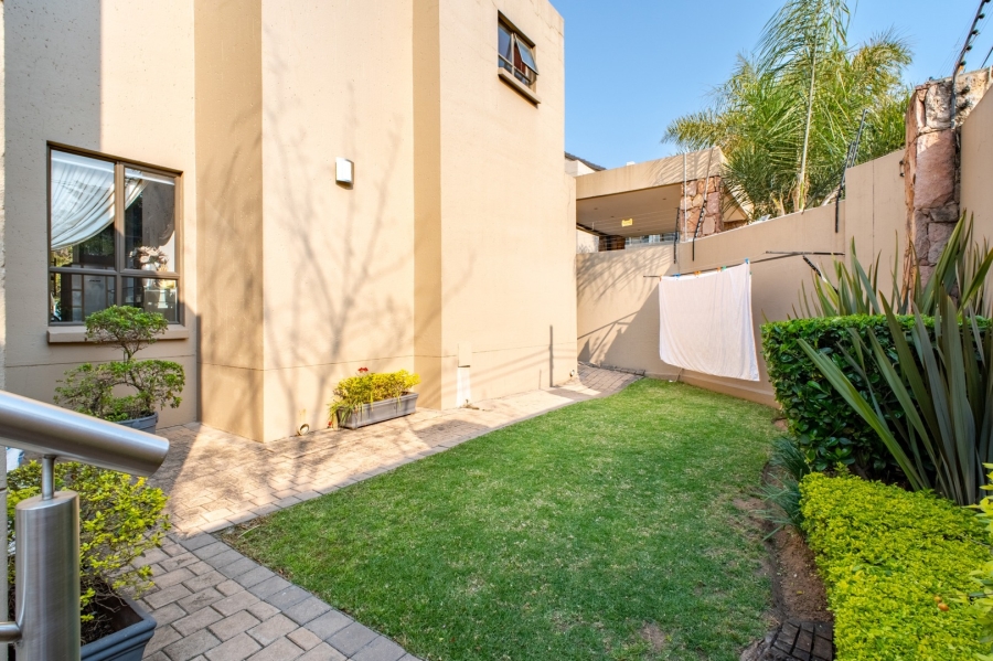3 Bedroom Property for Sale in Woodmead Gauteng
