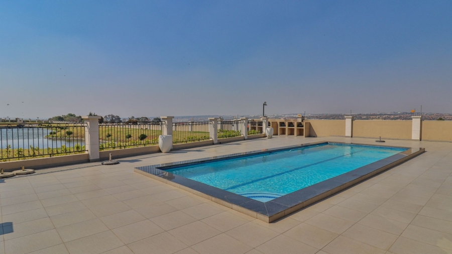 To Let 2 Bedroom Property for Rent in Noordwyk Gauteng