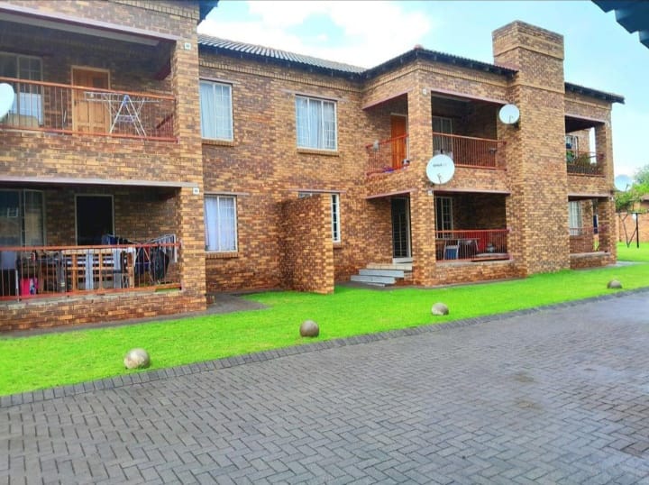 2 Bedroom Property for Sale in Noordwyk Gauteng