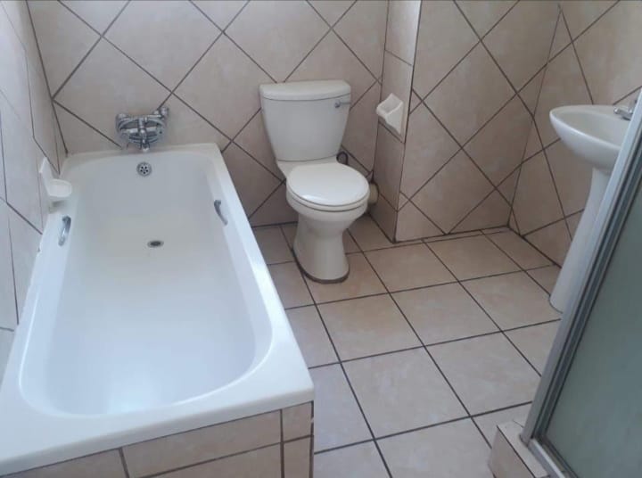 2 Bedroom Property for Sale in Noordwyk Gauteng