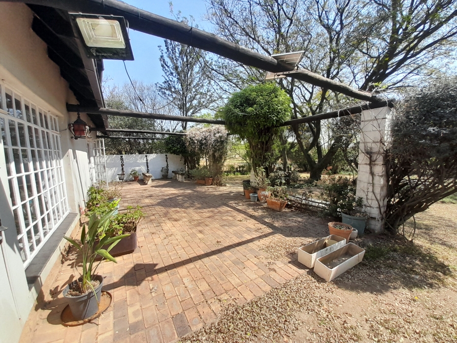 2 Bedroom Property for Sale in Glen Austin Gauteng
