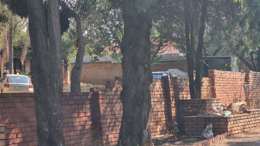Commercial Property for Sale in Faerie Glen Gauteng