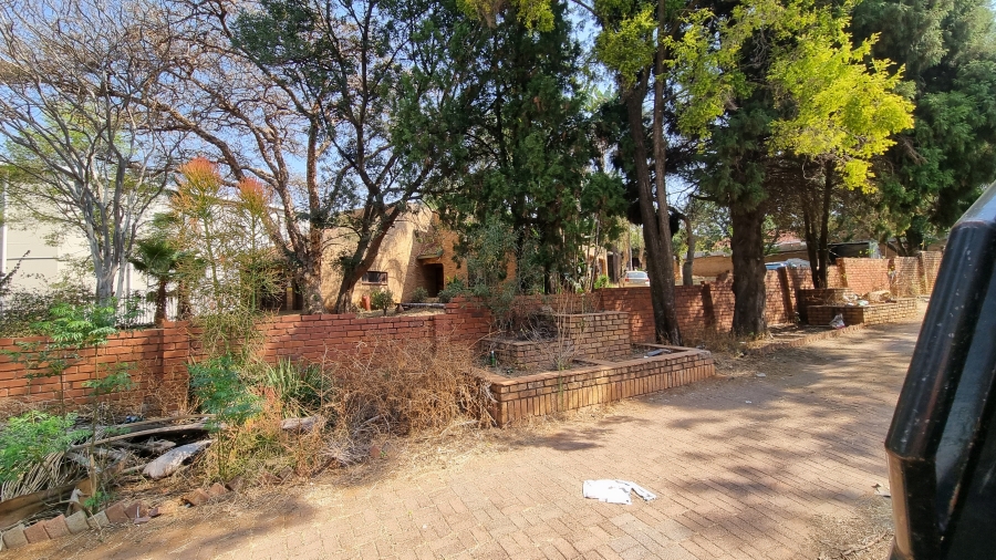 Commercial Property for Sale in Faerie Glen Gauteng