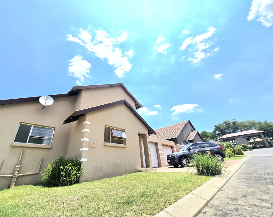 3 Bedroom Property for Sale in Halfway Gardens Gauteng