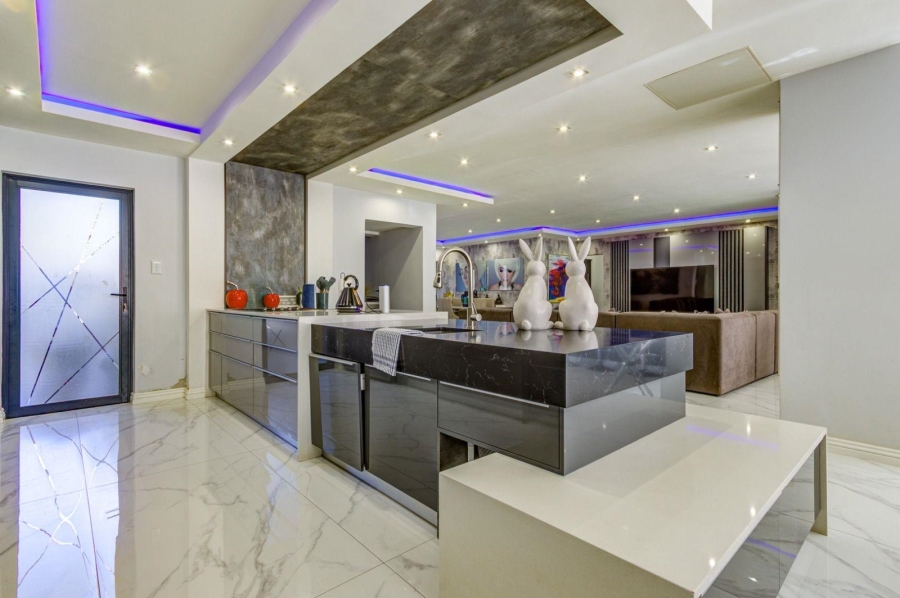 3 Bedroom Property for Sale in Lakefield Gauteng