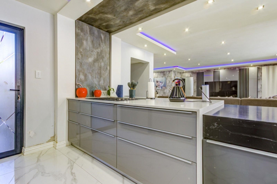 3 Bedroom Property for Sale in Lakefield Gauteng
