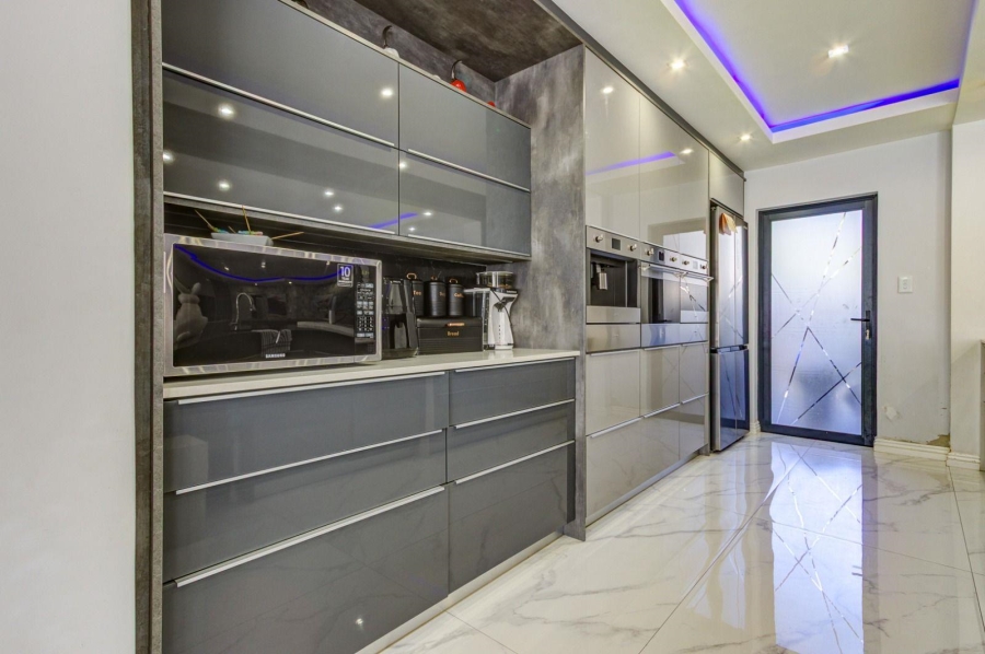 3 Bedroom Property for Sale in Lakefield Gauteng