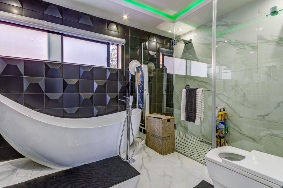 3 Bedroom Property for Sale in Lakefield Gauteng