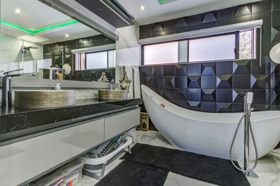 3 Bedroom Property for Sale in Lakefield Gauteng