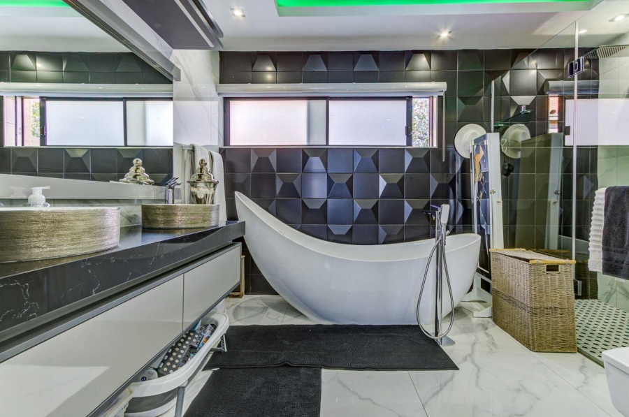3 Bedroom Property for Sale in Lakefield Gauteng