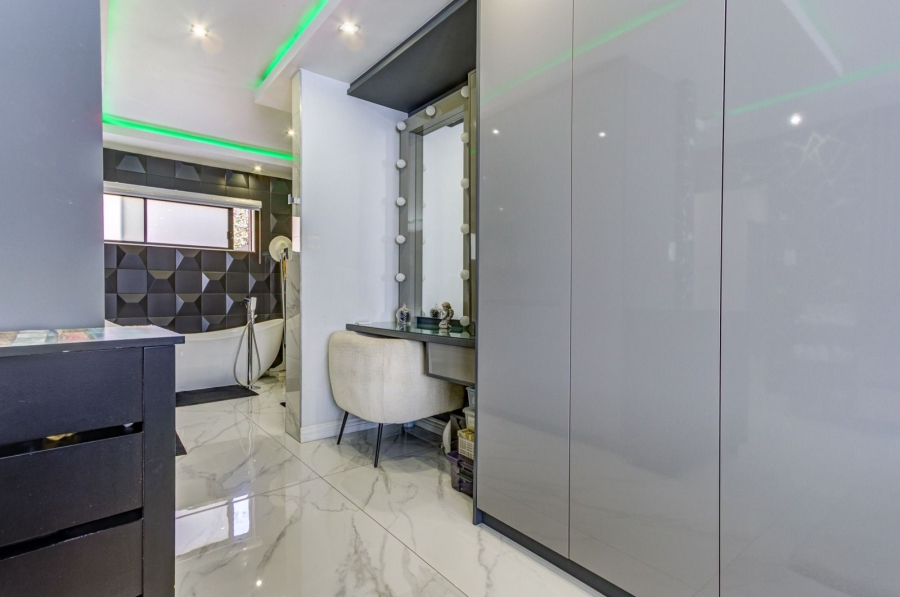 3 Bedroom Property for Sale in Lakefield Gauteng