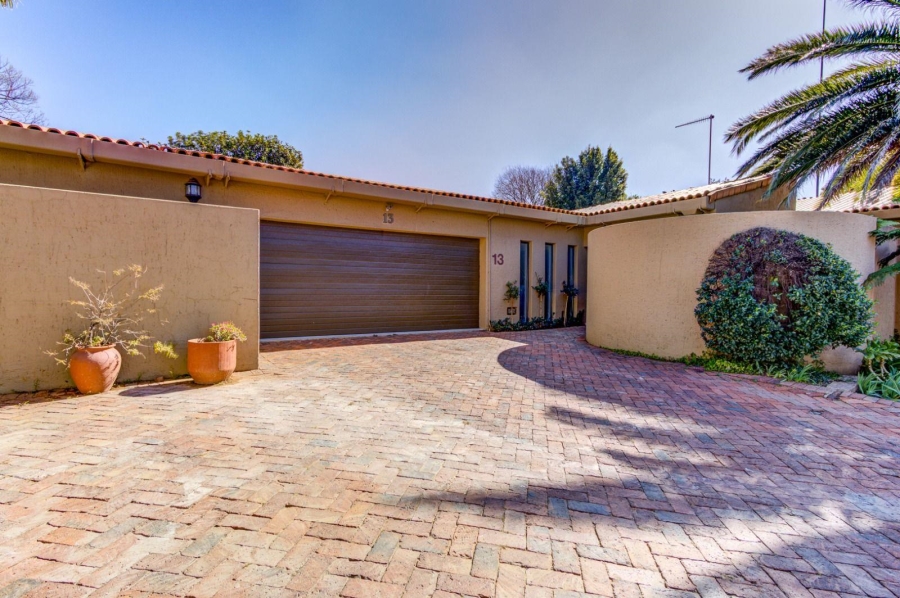 3 Bedroom Property for Sale in Lakefield Gauteng